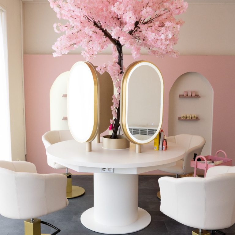 Make-up Artist Gruppenschulung Augsburg Make-up Artist Gruppenschulung in Augsburg für angehende und erfahrene Stylistinnen