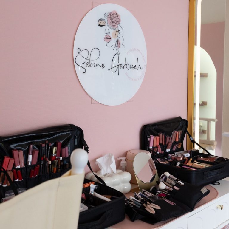 Make-up Artist Weiterbildung Hochwertige Make-up Produkte und professionelle Techniken in der Make-up Artist Weiterbildung