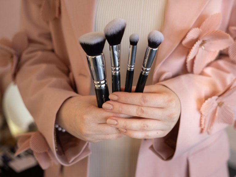 Schminkparty in Augsburg für Geburtstage, Junggesellinnenabschiede und Mädelsabende mit professioneller Make-up Artistin